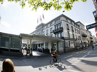 FIFA Officials arrested in Zur...